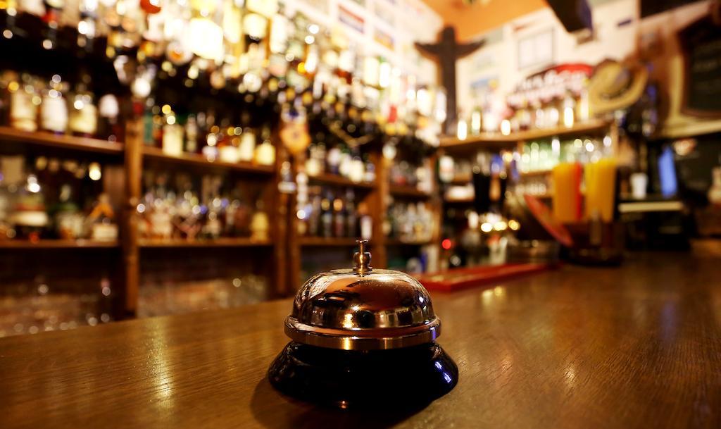 Pension Alfa & Whisky Pub ターボル エクステリア 写真
